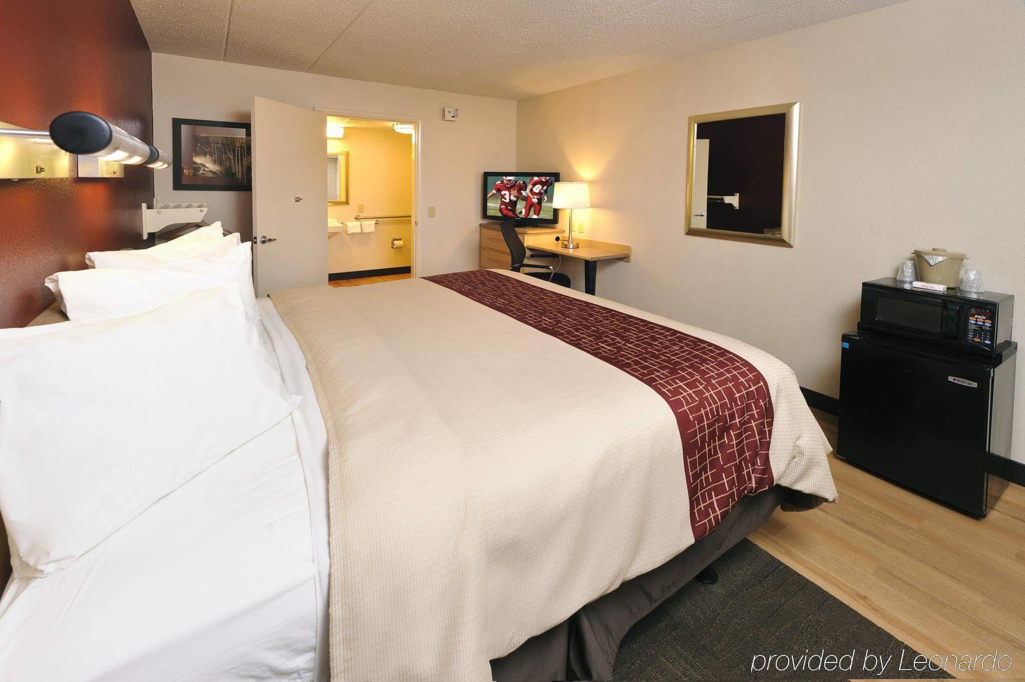 Red Roof Inn Huntington Barboursville Стая снимка
